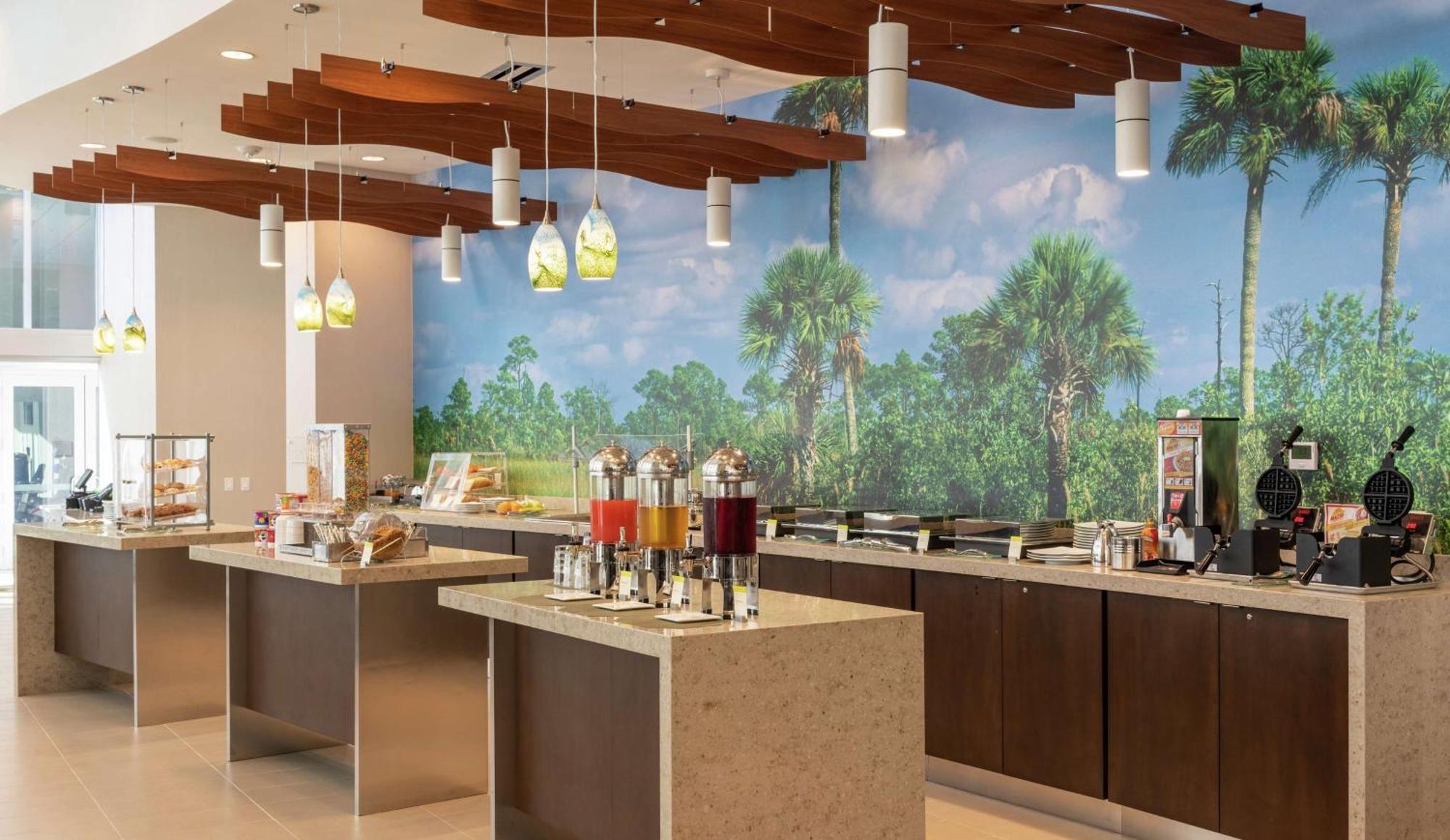 Hotel Doubletree By Hilton Miami Doral à Sweetwater Extérieur photo