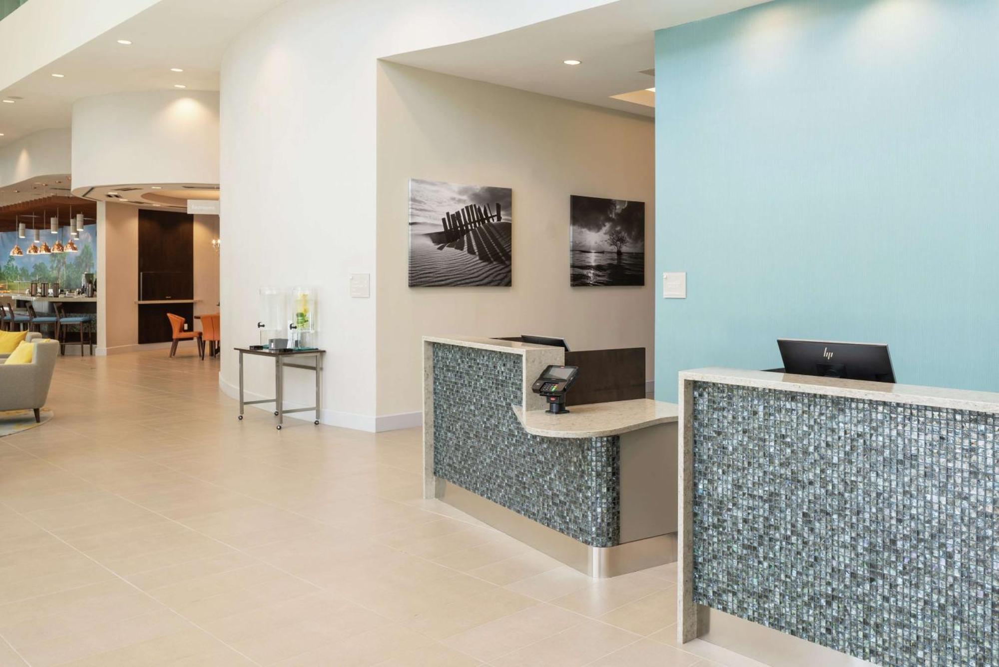 Hotel Doubletree By Hilton Miami Doral à Sweetwater Extérieur photo
